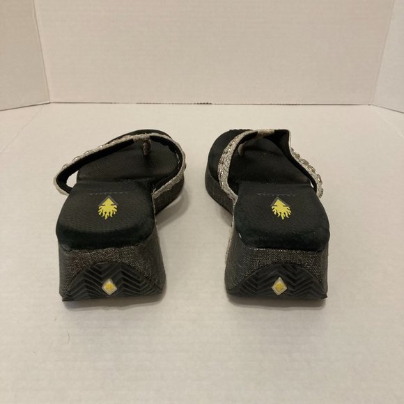 Volatile Rhinestone Thong Sandals Flip Flops Gray - Picture 4 of 9